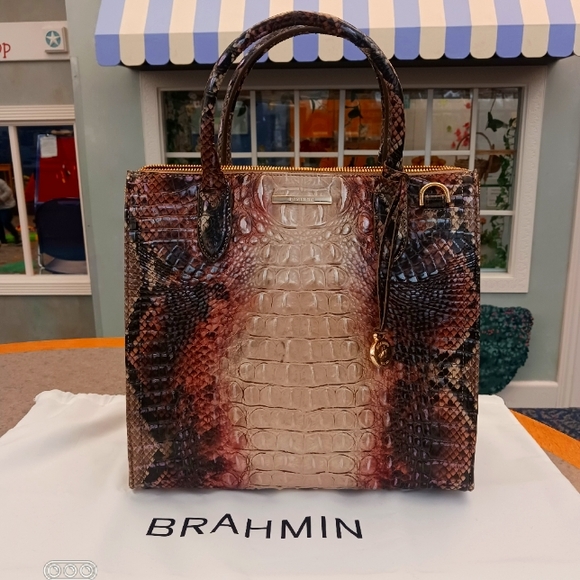 Brahmin original purse - Picture 2 of 2